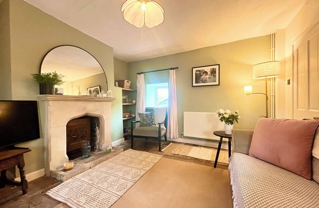 Beautiful Cotswolds cottage with private garden