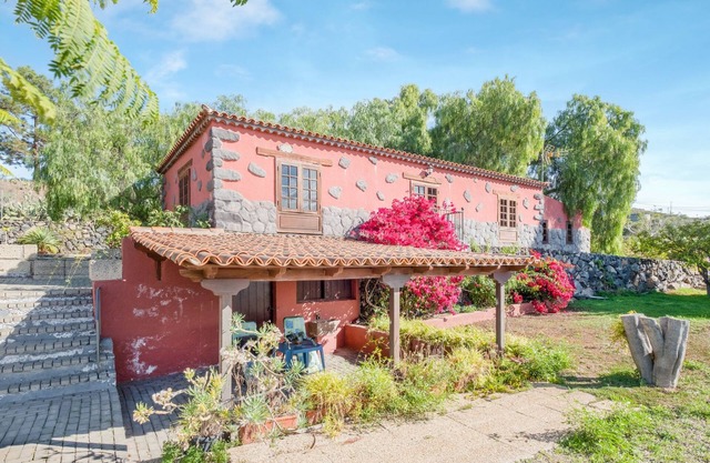 Beautiful Cottage “La Casita del Rincón” with Sea View, Mountain View, Wi-Fi