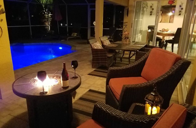 Beautiful & Cozy SW Private Villa Home with Gulf access/Heated private pool