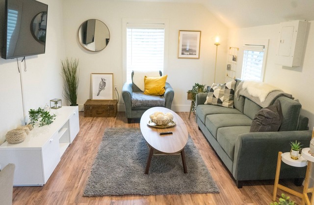 Beautiful Downtown Vancouver "UP" style Duplex!