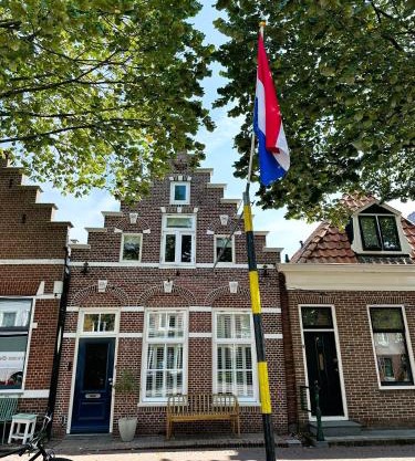 Beautiful entire house in the center