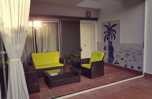 Beautiful urb house. private 3 storey garden, wifi, 7 min village and 5 from the beach