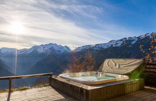 Beautiful family apartment-pool sauna spa- superb view-ideal family and sports