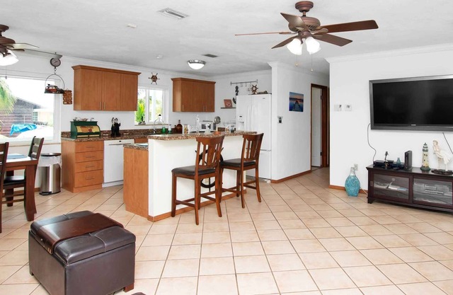 Beautiful Family Big Pine Retreat! Short drive to Key West!