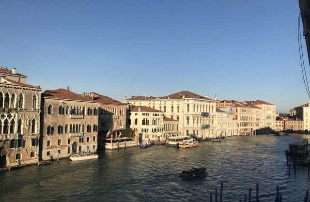 Beautiful family-friendly apartment-stunning view-terrace-central-just restored