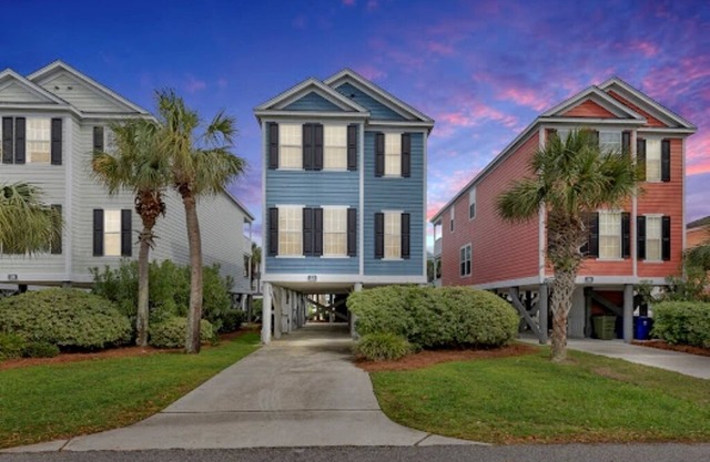 BEAUTIFUL FAMILY FRIENDLY 4-bedroom home with AC in Surfside Beach, SC!