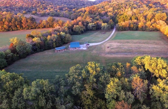 Beautiful Farm on Caney Fork River ~ Fantastic Nature Retreat ~ Very Peaceful!