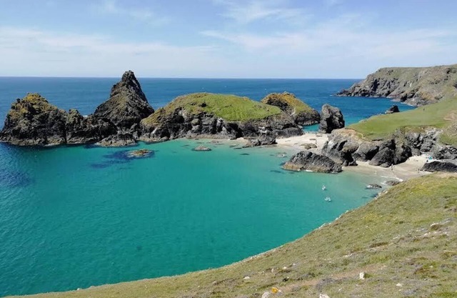 Beautiful four-bed Cornish farmhouse in idyllic setting at head of Helford River