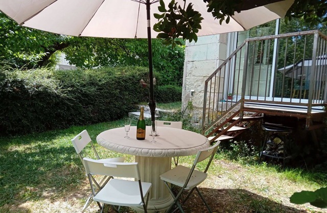 Beautiful private villa for 3 guests with WIFI, TV and pets allowed