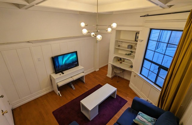 Beautiful furnished large 2 bedroom apartment in the heart of San Francisco