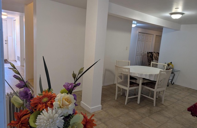 Beautiful Ground Floor Suite by Uptown in Victoria BC.