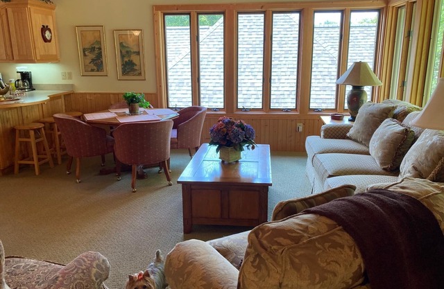 BEAUTIFUL GUEST HOUSE NEAR THE SMOKEY MOUNTAINS. PROPERY IS FOR VACATION.