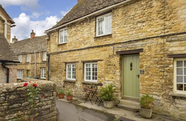 Beautiful Historic High Street Cottage in Burford