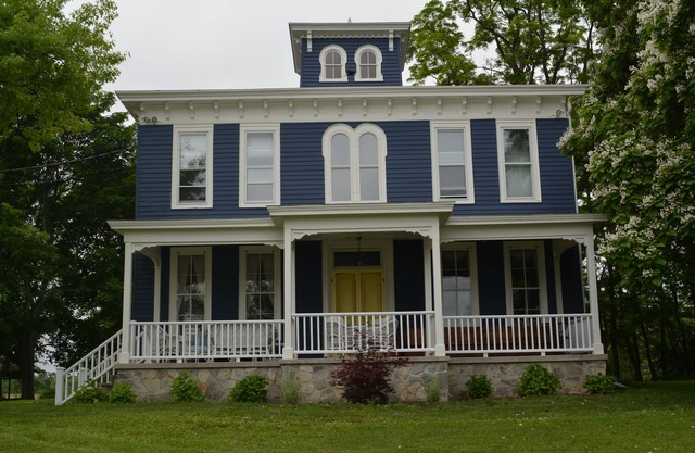 Beautiful Historic Lakehouse With Breathtaking Views Of Owasco Lake