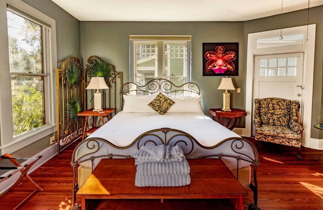 Beautiful Historic 1 BR Apartment - Walk Downtown