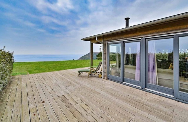 Beautiful holiday home, just a walk away from Talland beach.