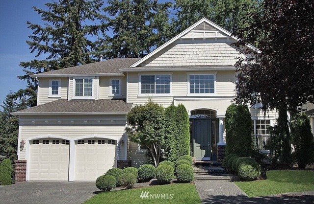 Beautiful Home in Bellevue for family or friends to get together.