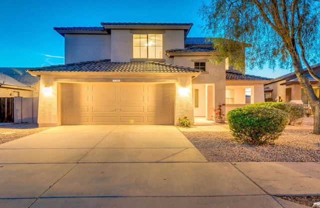Beautiful Home, Stores nearby, Downtown phoenix within 20 mins