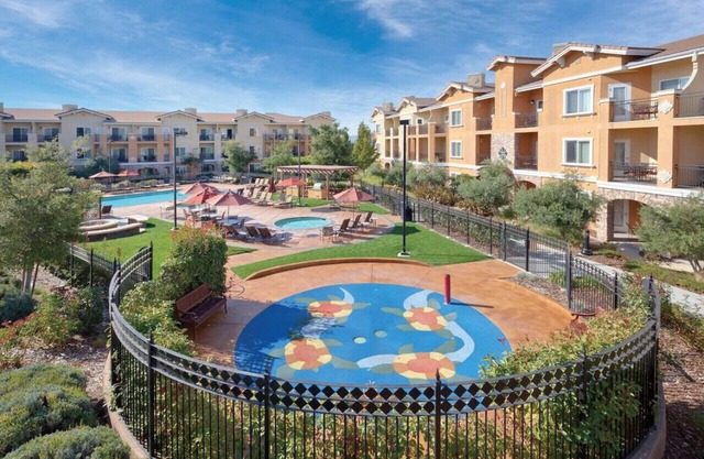 Beautiful Hotel in Vino Bello Resort - 2BD