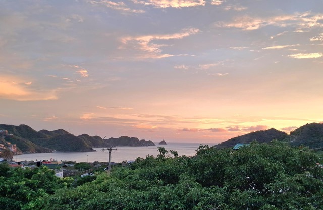 Beautiful house with amazing sea view in Taganga. Pet friendly!