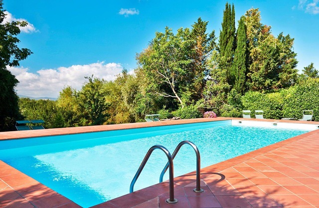 Beautiful apartment in villa for 2 people with pool, WIFI, TV and terrace