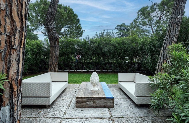 Beautiful apartment with hot tub, WIFI, A/C, sauna, TV, terrace and parking, close to Sirmione