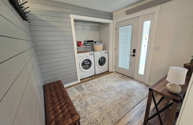 Beautiful Lake Home on Detroit Lake With a Private Beach and Dock