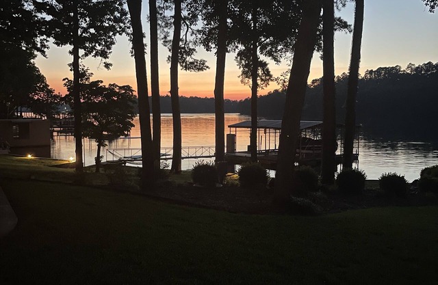 Beautiful LAKEFRONT Property across from Garvan Gardens