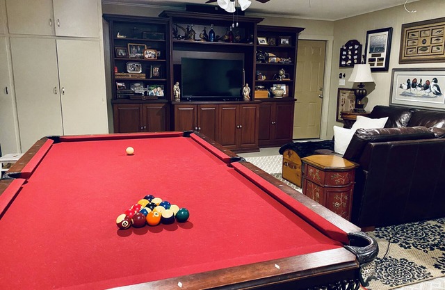 Beautiful Large Luxury home - minutes from everything!