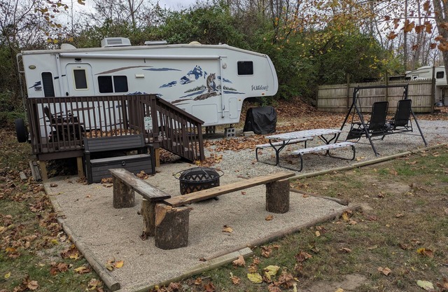 Beautiful little Camper w/all the extras at RockWater Campground.