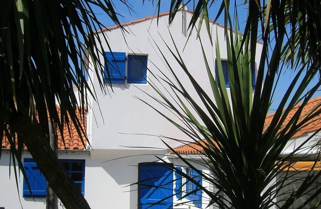 Beautiful mainson vendéee by the sea and forest