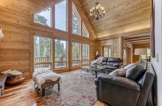 Beautiful mountain log home located near world famous hiking, skiing and golfing
