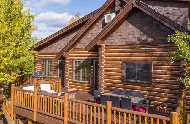 Beautiful mountain views from private home with multiple workspaces