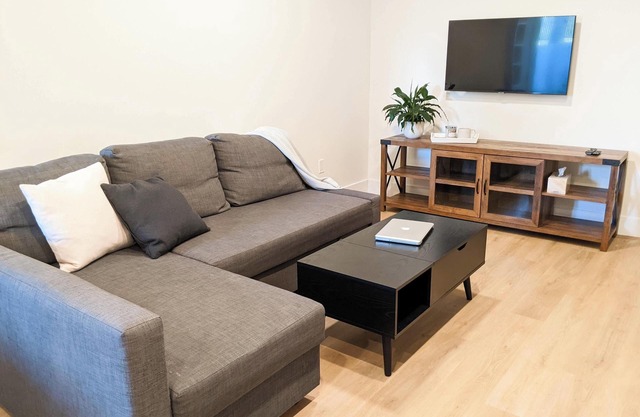 Beautiful New 1-Bedroom Ranch Park Retreat