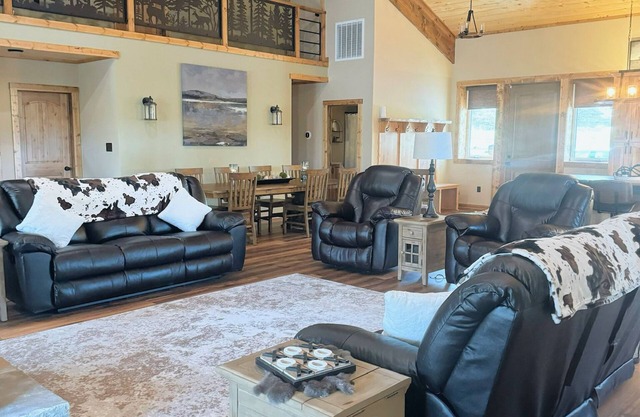 Beautiful new barndominium close to lake Ouachita, caddo river and camp ozark.