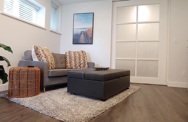 Beautiful new Mountainview Suite - 3 minutes to the highway