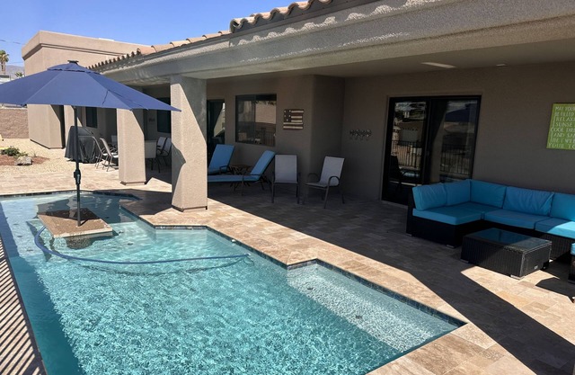 Beautiful Newer Home with Pool Near Windsor Beach, Lots of Garage space