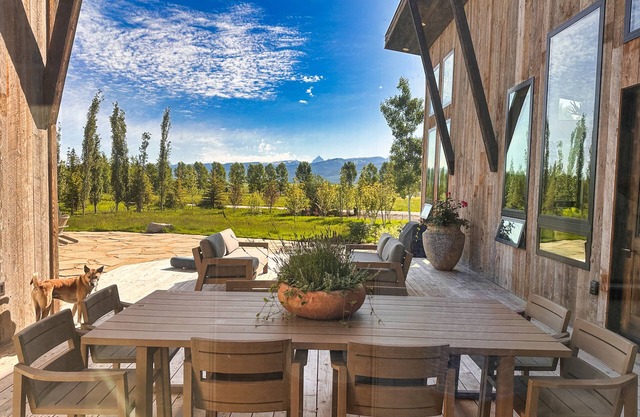 Beautiful Newly Constructed 4BR Home in Gorgeous Neighborhood of Victor!