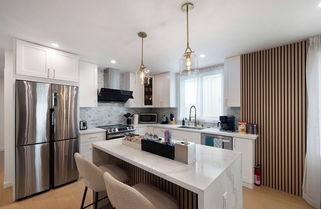 Beautiful Newly Remodeled 4BR 2BA Home Safe Town Near SF, SFO