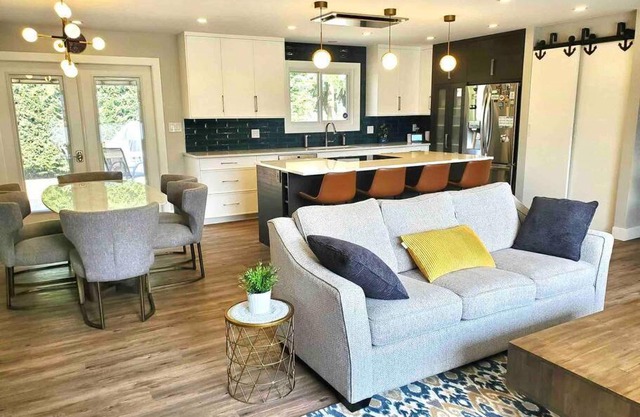 Beautiful Newly Renovated 2-Bedroom House