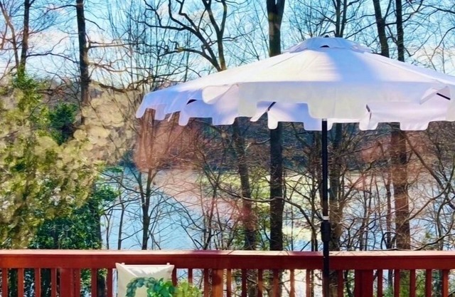 Beautiful Occoquan Water View house. Great Location! Close to D.C.