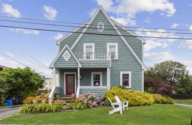 Beautiful Ocean View Home Steps to the Seawall and Town Beach
