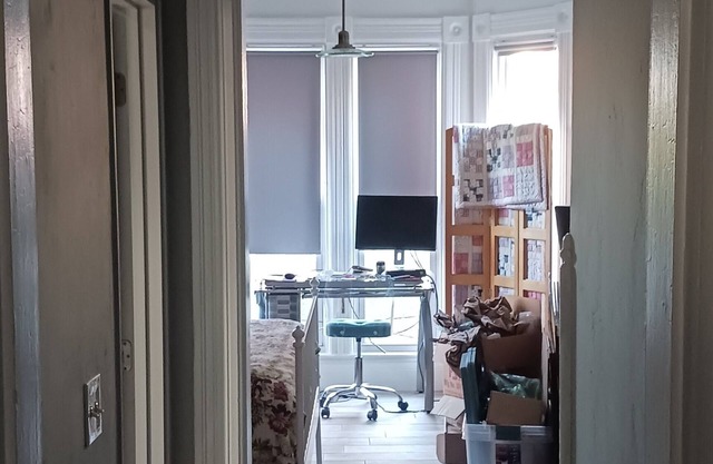 Beautiful one bedroom in historic Corn Hill.