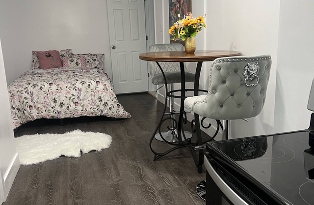 Beautiful Peaceful Zen Located in the heart of the city. Near 3 majore cities.