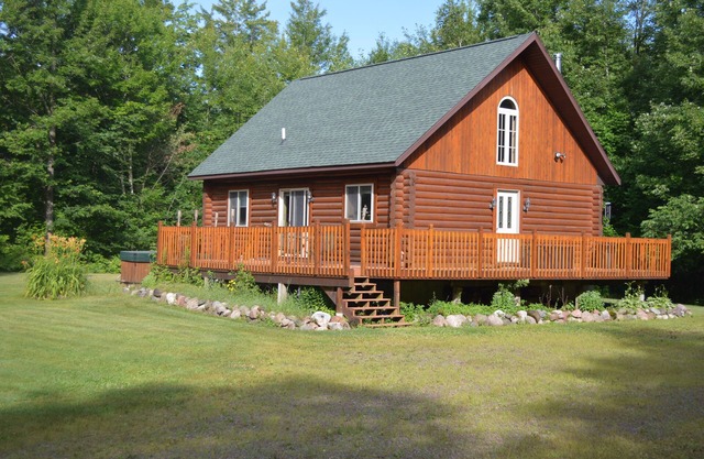 Beautiful Ponderosa Pine Log Cabin - Northwoods Retreat On 10 Acres