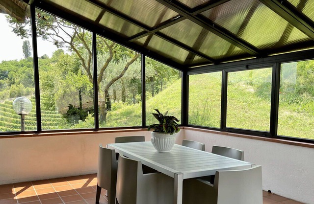 Beautiful private villa for 6 guests with WIFI, TV, patio, panoramic view and parking