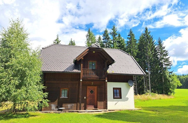 Beautiful private villa for 5 guests with TV and terrace