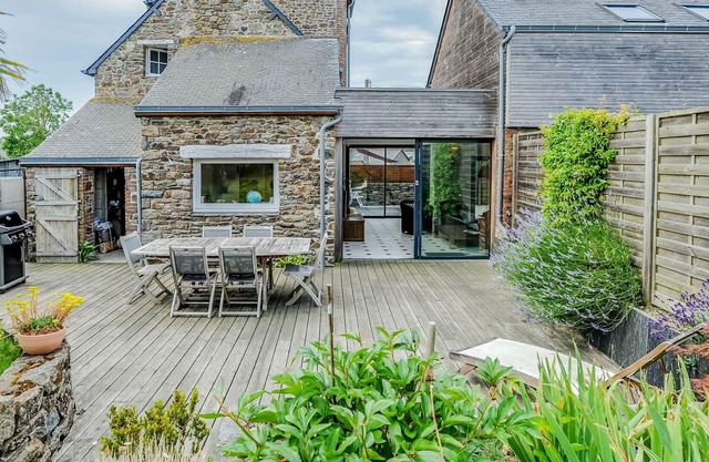 Beautiful private villa for 7 guests with WIFI, TV and parking