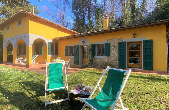 Beautiful private villa for 4 people with WIFI, pets allowed and panoramic view