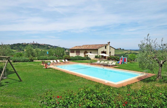 Beautiful private villa with private pool, WIFI, A/C, TV, terrace, pets allowed and panoramic view